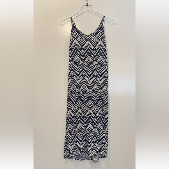 GAP Navy Blue White Geometric Chevron Print Maxi Dress Womens Size XS (1235) - Picture 3 of 6